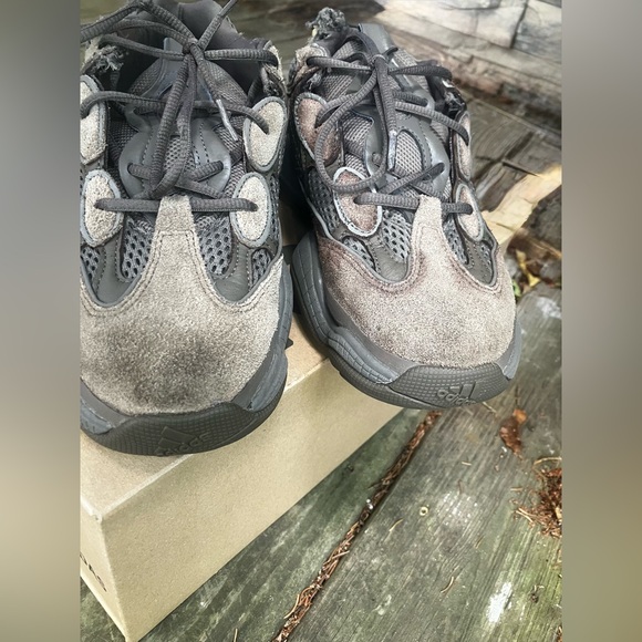 Adidas x YEEZY 500 “Brown Clay” Sneakers (2021) - Picture 2 of 6